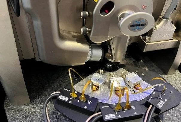 Microprobers integrated with Dimension Nexus for electrical characterization of nanodevices.