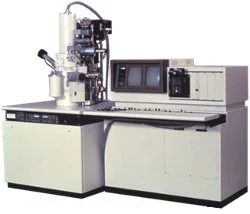 Hitachi S-900 (1986).